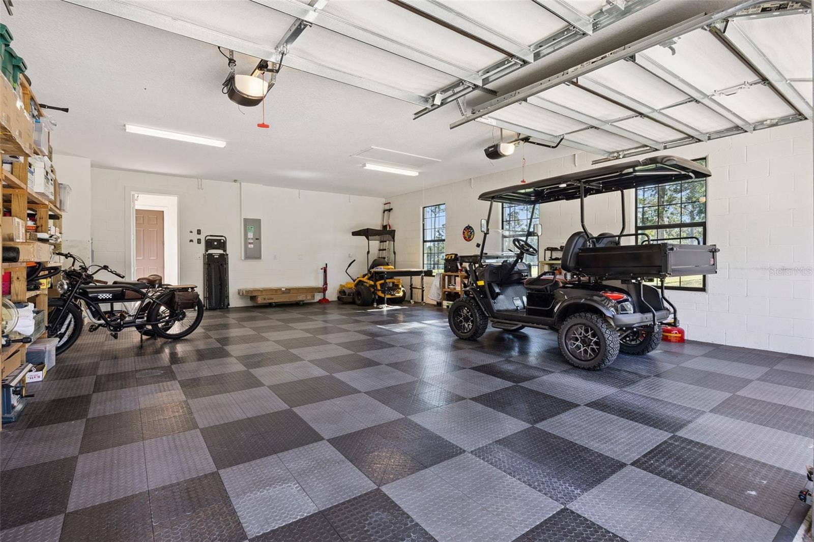 24871 BONSMARA DRIVE, Groveland, FL 34736 Oversize Garage