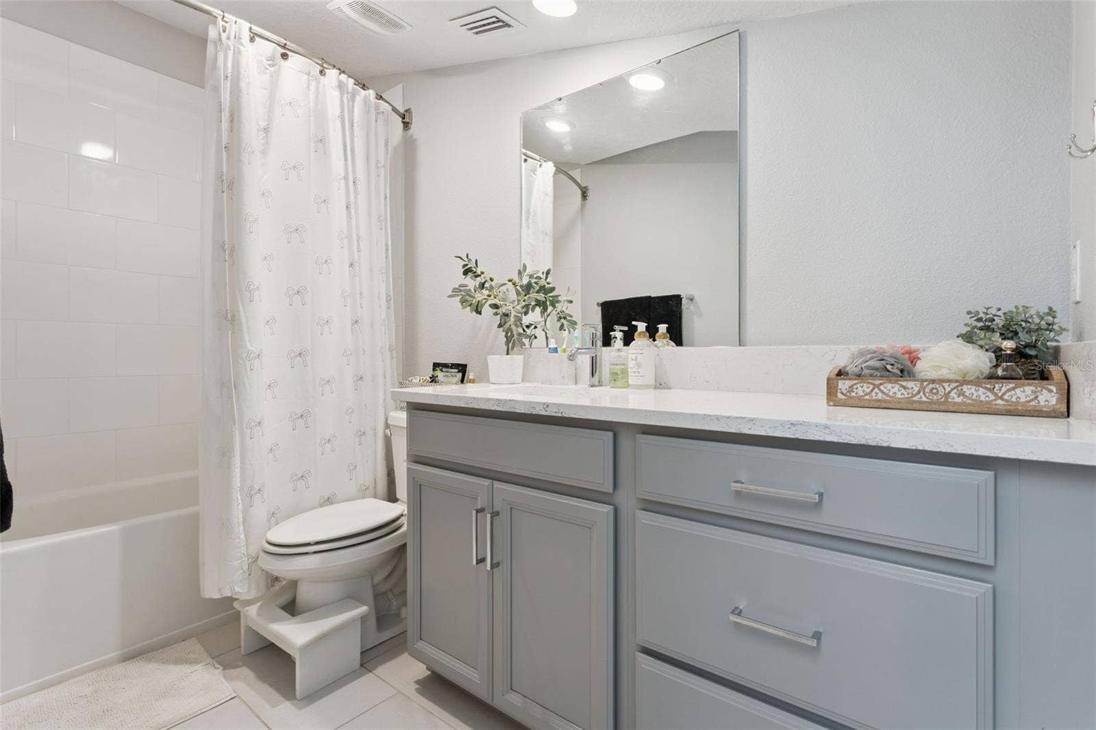 555 N FERN CREEK AVENUE, #1, Orlando, FL 32803 555 N FERN CREEK AVENUE, #1, Orlando, FL 32803