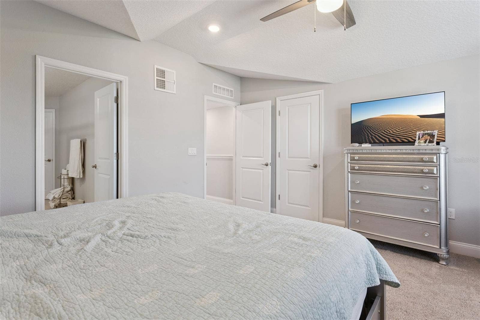 555 N FERN CREEK AVENUE, #1, Orlando, FL 32803 555 N FERN CREEK AVENUE, #1, Orlando, FL 32803