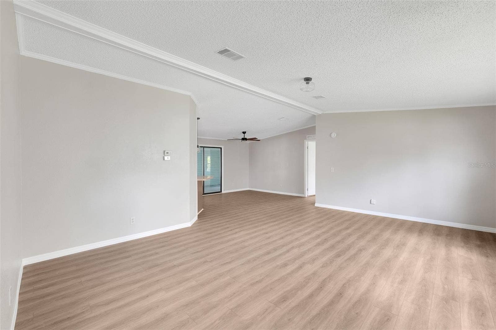 5047 EL DESTINO DRIVE, Leesburg, FL 34748 5047 EL DESTINO DRIVE, Leesburg, FL 34748
