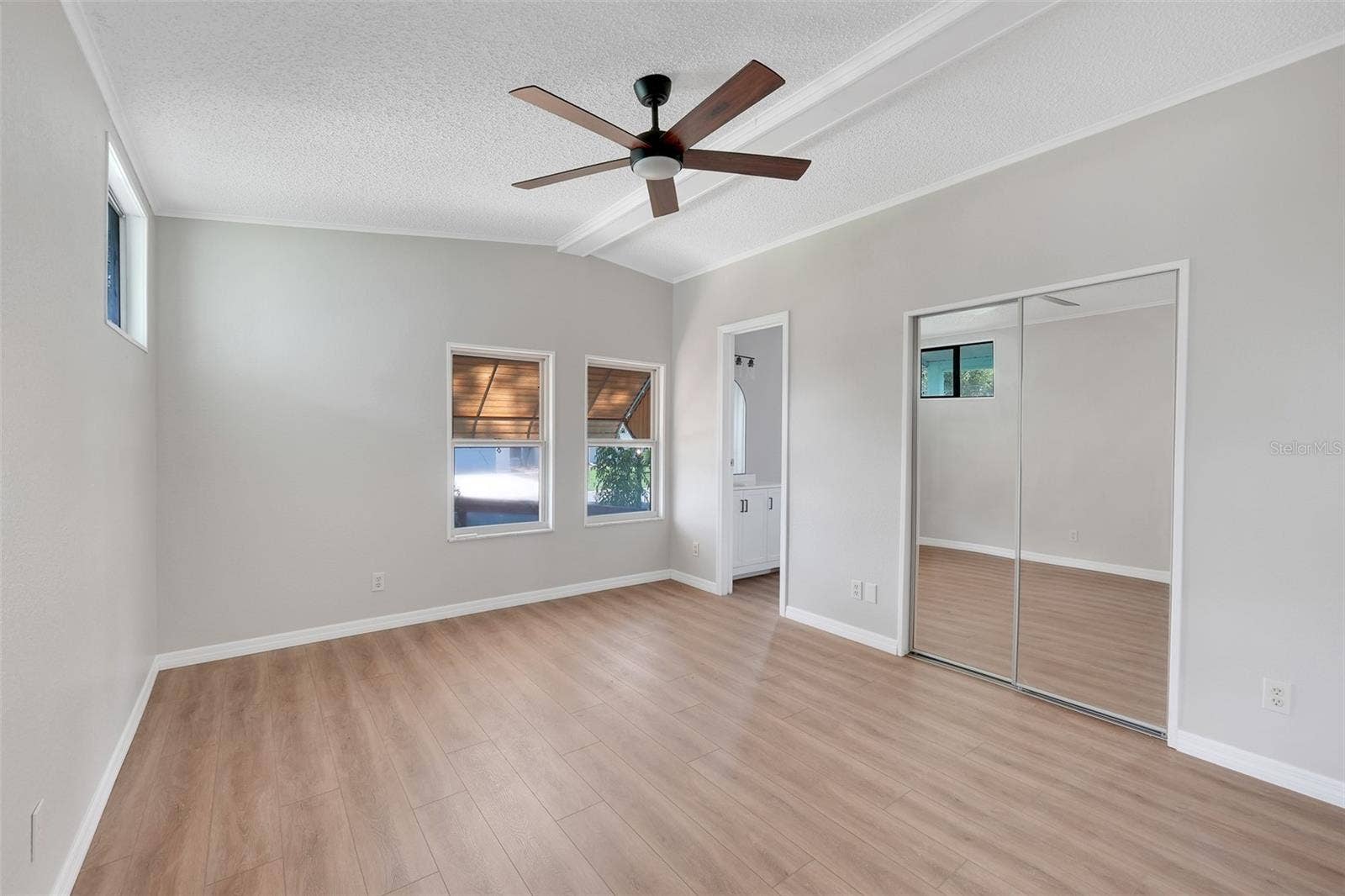 5047 EL DESTINO DRIVE, Leesburg, FL 34748 5047 EL DESTINO DRIVE, Leesburg, FL 34748