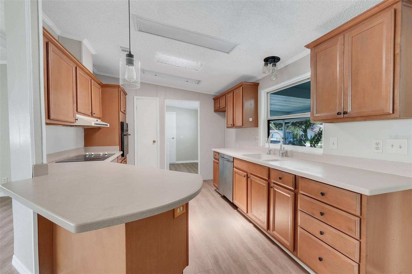 5047 EL DESTINO DRIVE, Leesburg, FL 34748 5047 EL DESTINO DRIVE, Leesburg, FL 34748