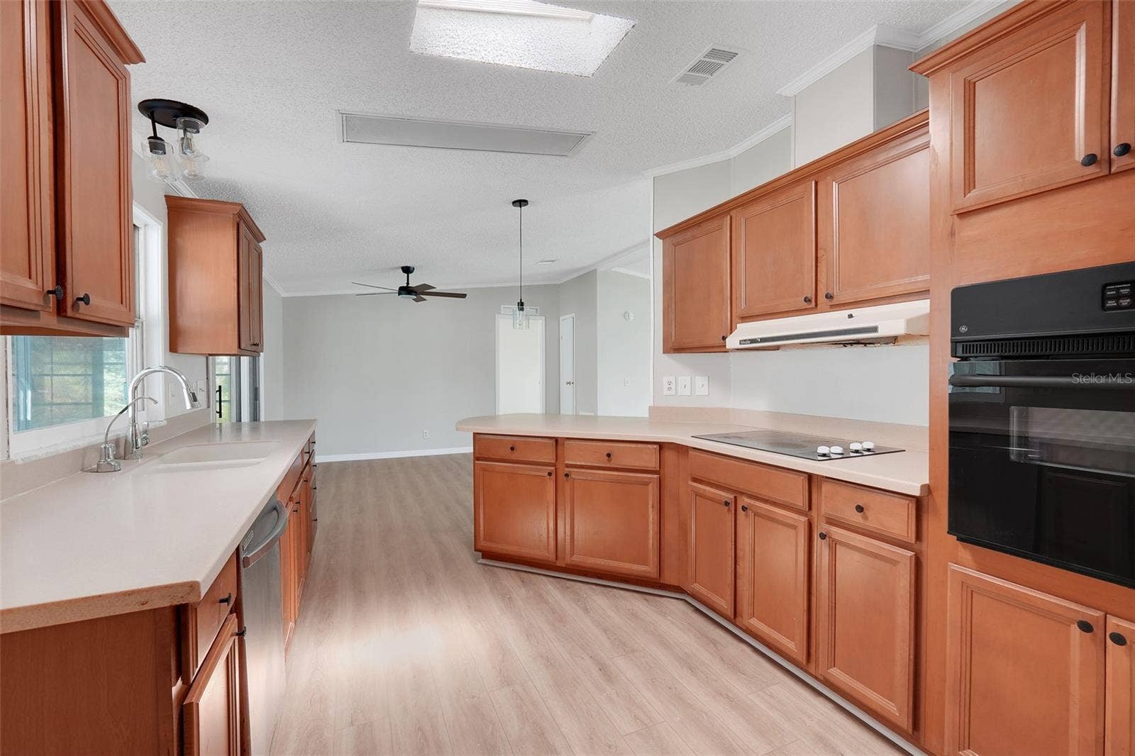 5047 EL DESTINO DRIVE, Leesburg, FL 34748 5047 EL DESTINO DRIVE, Leesburg, FL 34748
