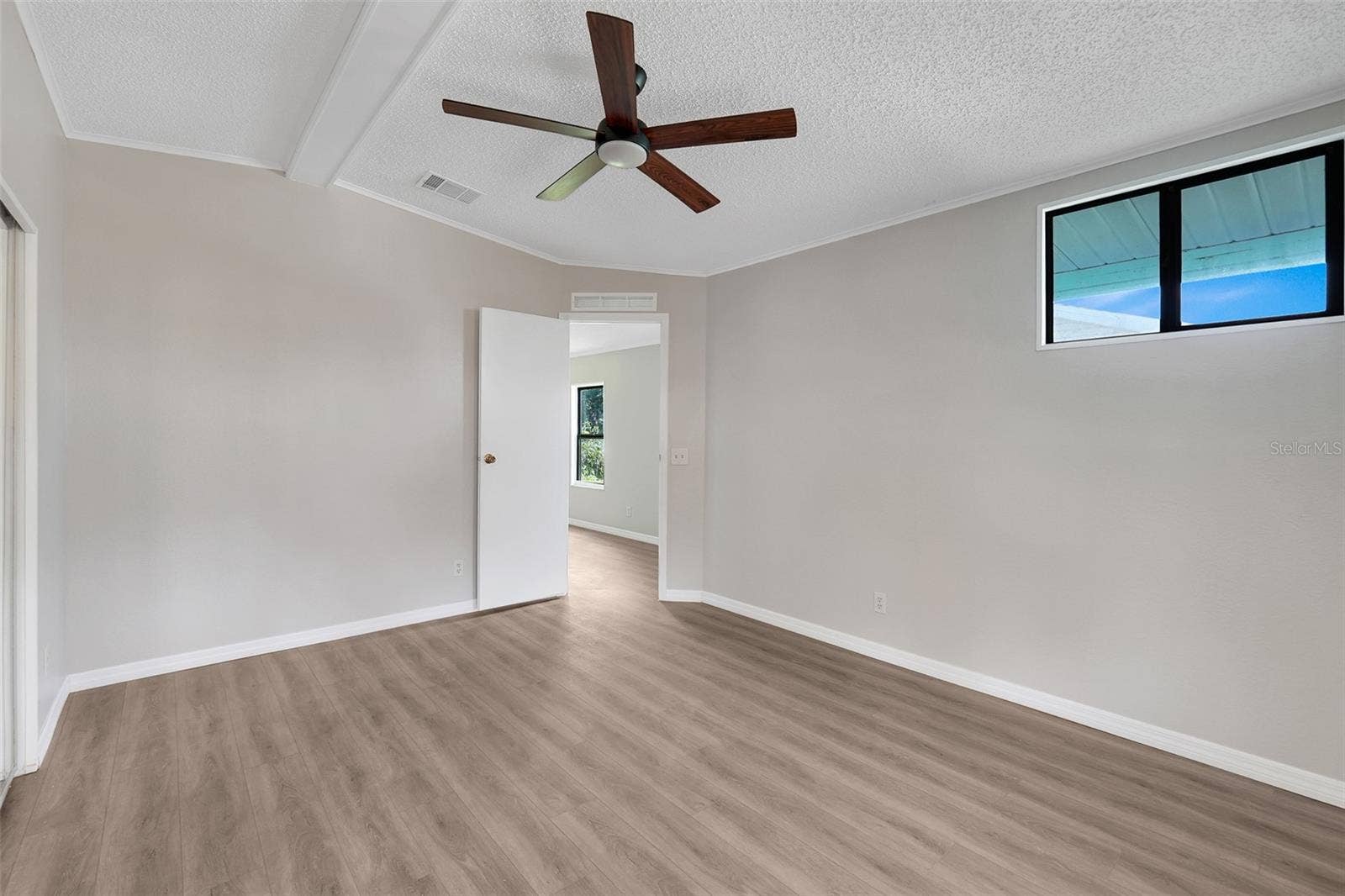 5047 EL DESTINO DRIVE, Leesburg, FL 34748 5047 EL DESTINO DRIVE, Leesburg, FL 34748