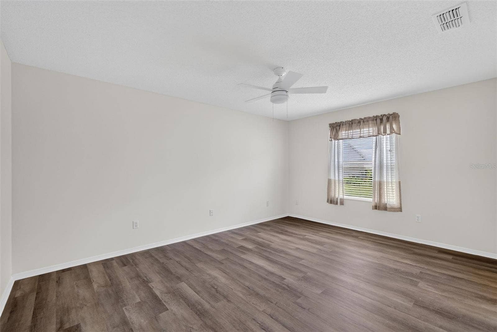 1606 CAMPOS DRIVE, The Villages, FL 32162 1606 CAMPOS DRIVE, The Villages, FL 32162