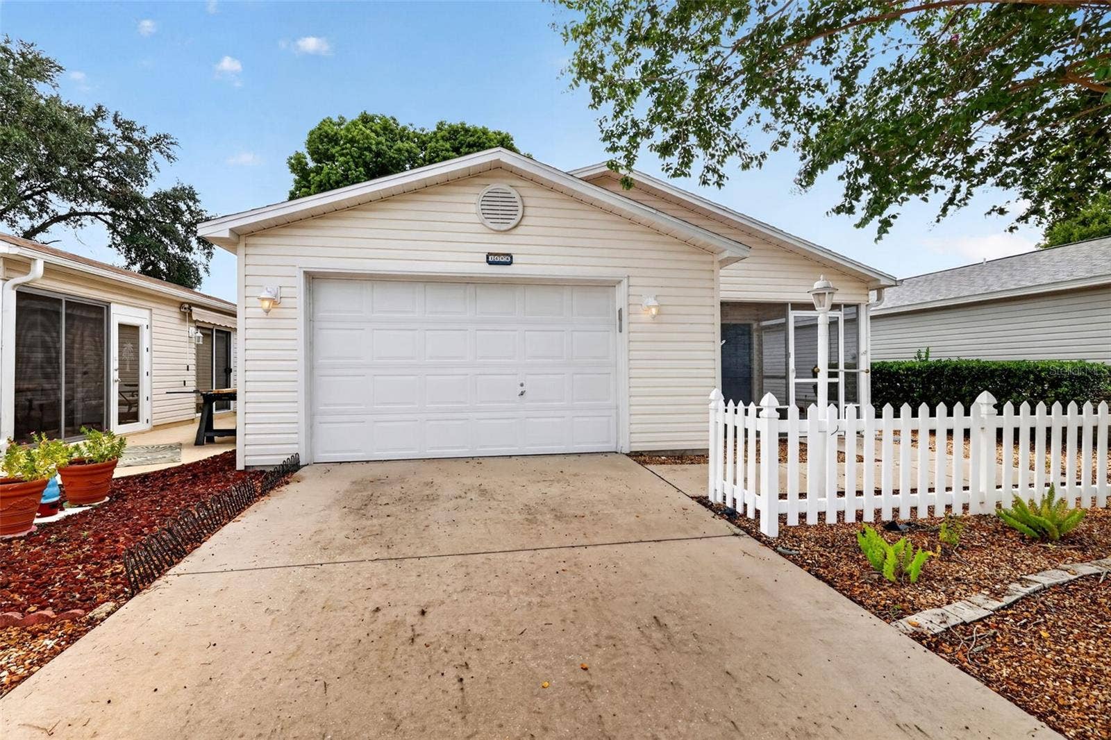 1606 CAMPOS DRIVE, The Villages, FL 32162 1606 CAMPOS DRIVE, The Villages, FL 32162