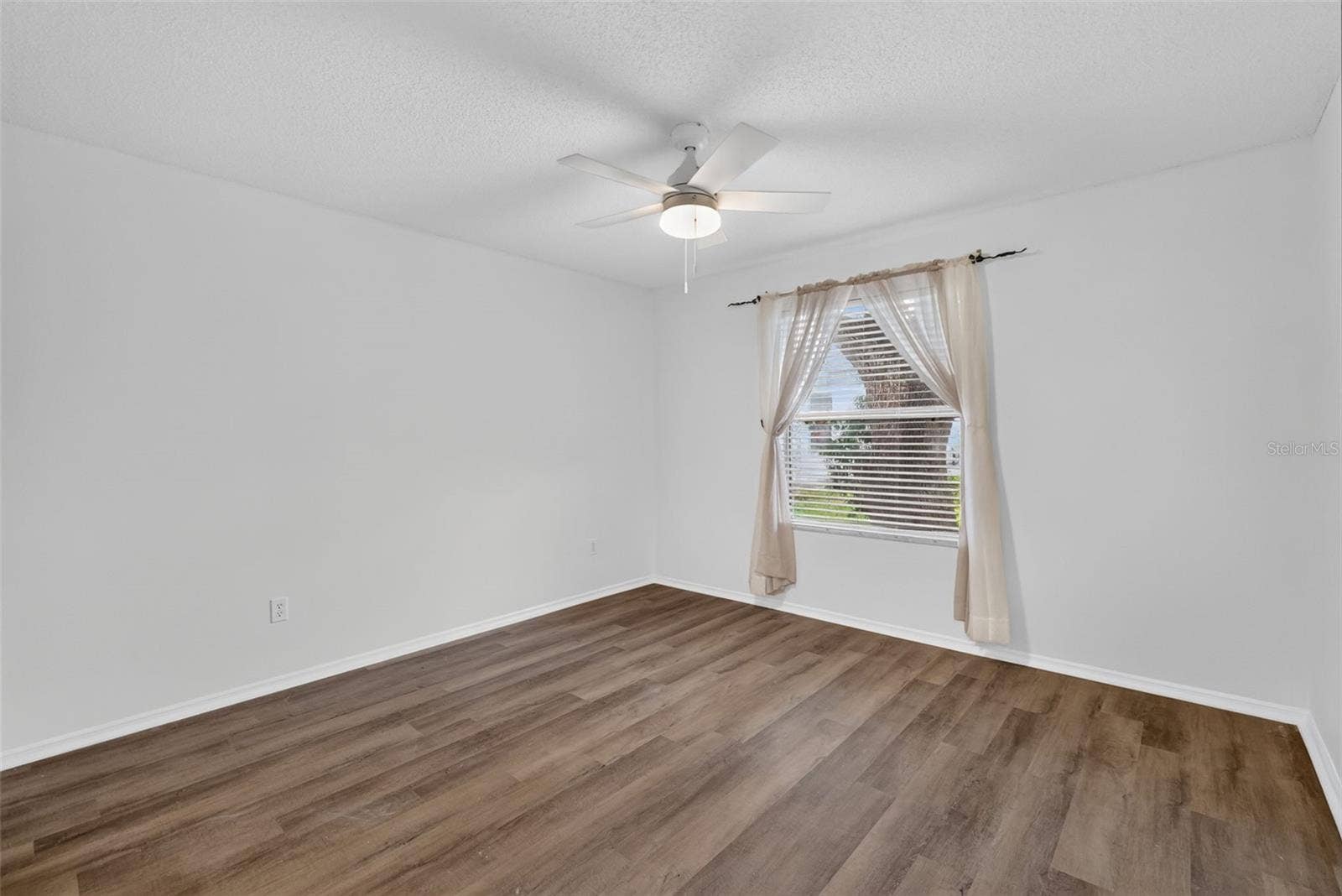 1606 CAMPOS DRIVE, The Villages, FL 32162 1606 CAMPOS DRIVE, The Villages, FL 32162