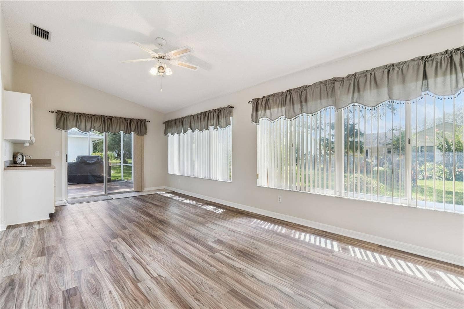 26744 RACQUET CIRCLE, Leesburg, FL 34748 Florida Room with a View