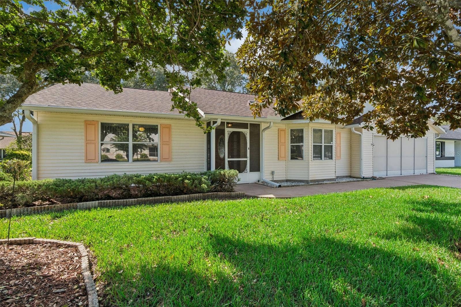 26744 RACQUET CIRCLE, Leesburg, FL 34748 Great Curb Appeal!