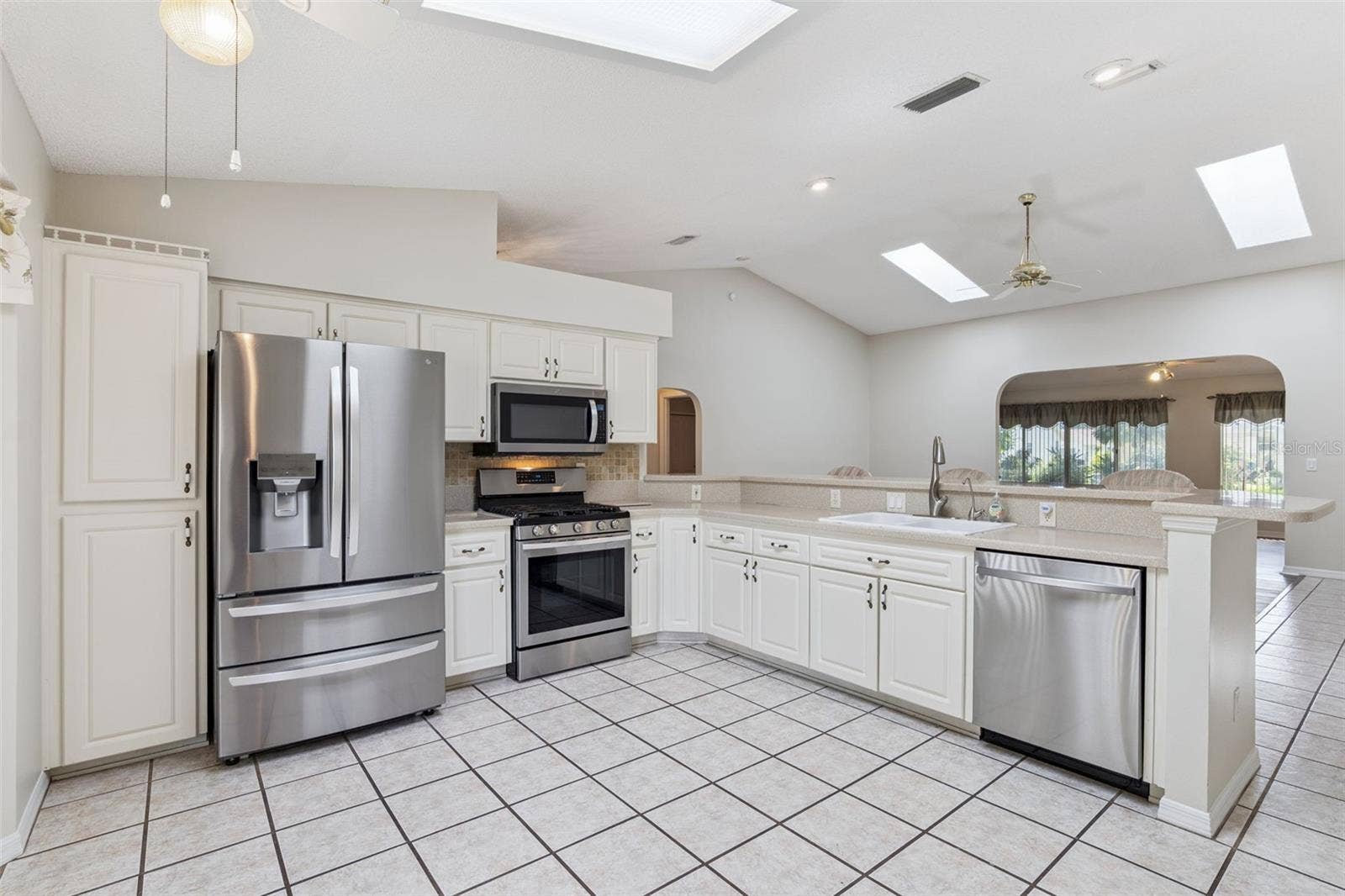 26744 RACQUET CIRCLE, Leesburg, FL 34748 Another View of the Kitchen