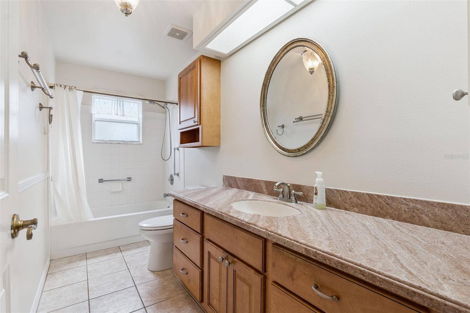 26744 RACQUET CIRCLE, Leesburg, FL 34748 Guest Bathroom
