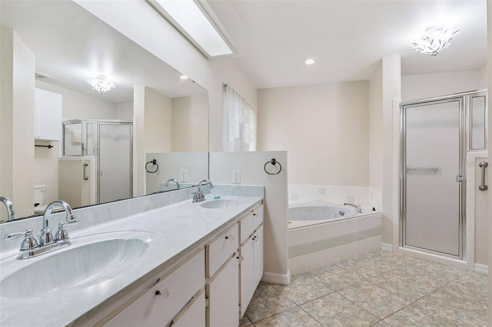 26744 RACQUET CIRCLE, Leesburg, FL 34748 Ensuite Primary Bathroom