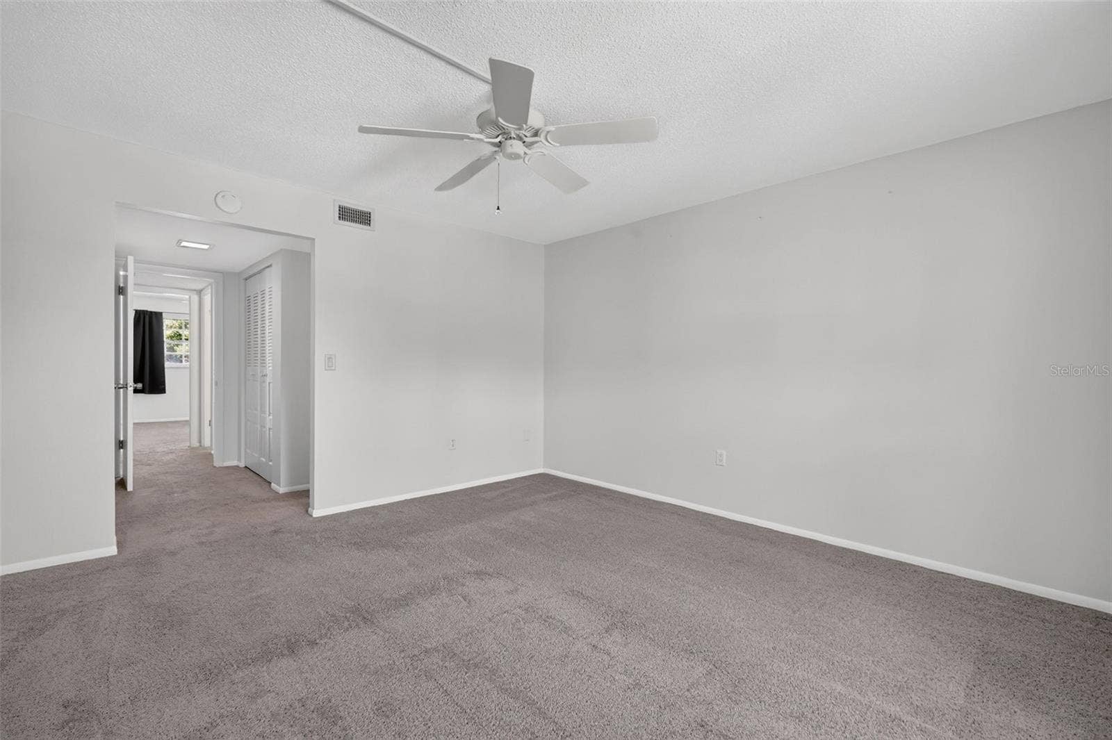 101 N GRANDVIEW STREET, #203, Mount Dora, FL 32757