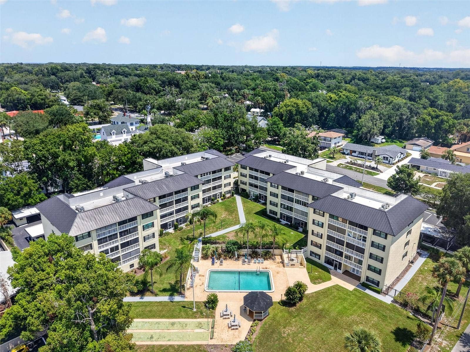 101 N GRANDVIEW STREET, #203, Mount Dora, FL 32757