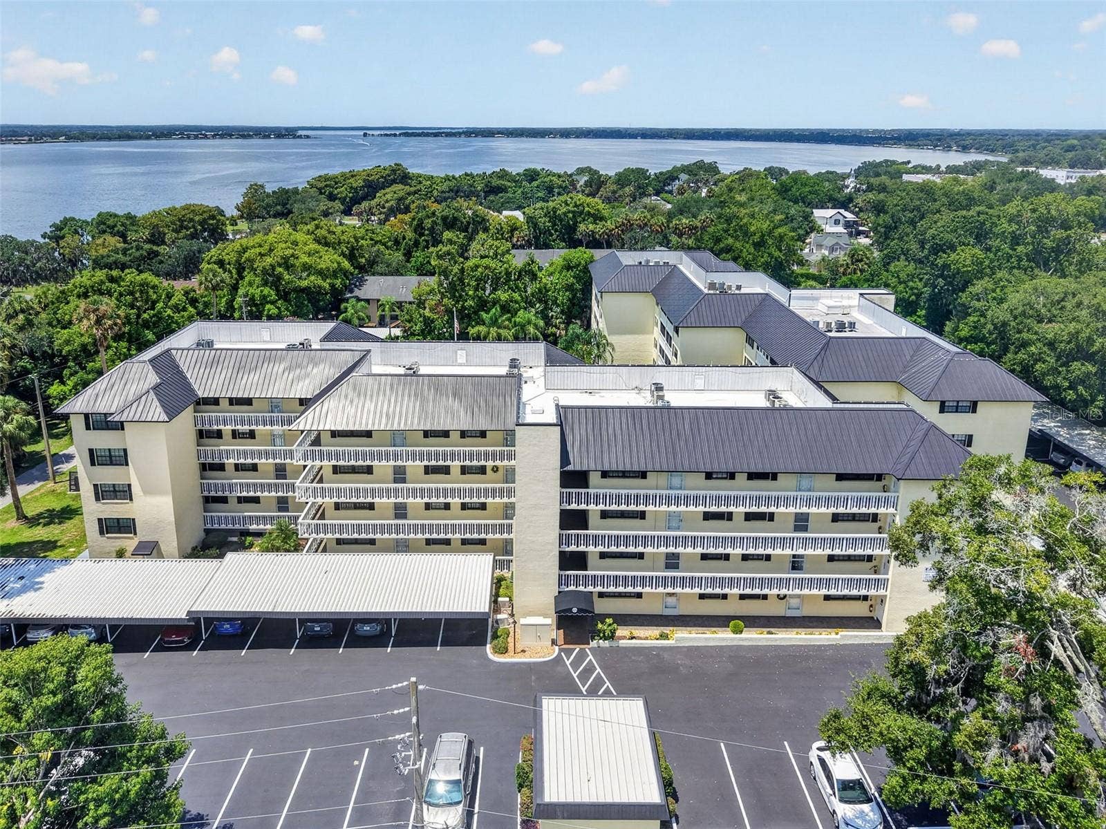 101 N GRANDVIEW STREET, #203, Mount Dora, FL 32757