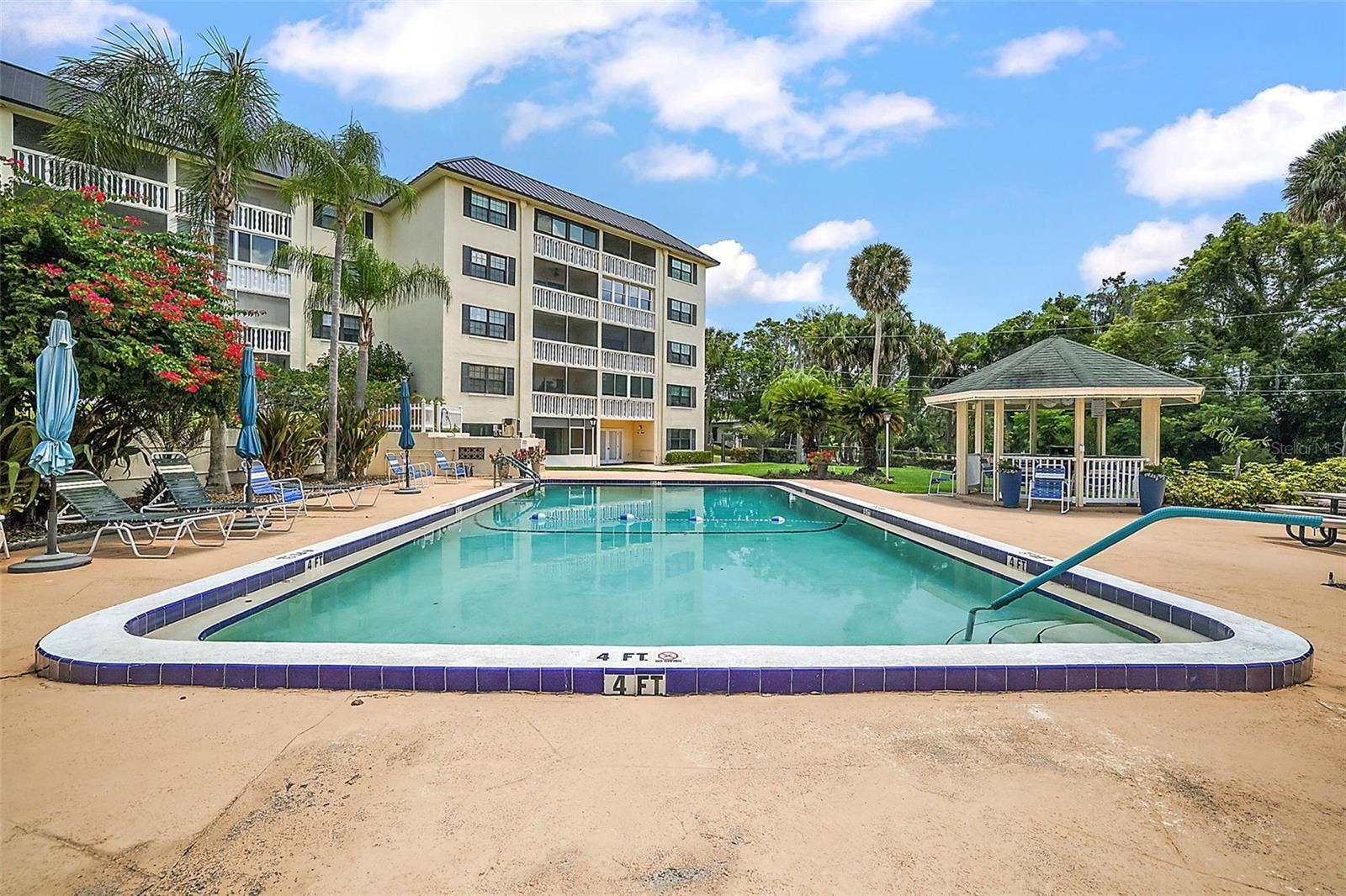 101 N GRANDVIEW STREET, #203, Mount Dora, FL 32757