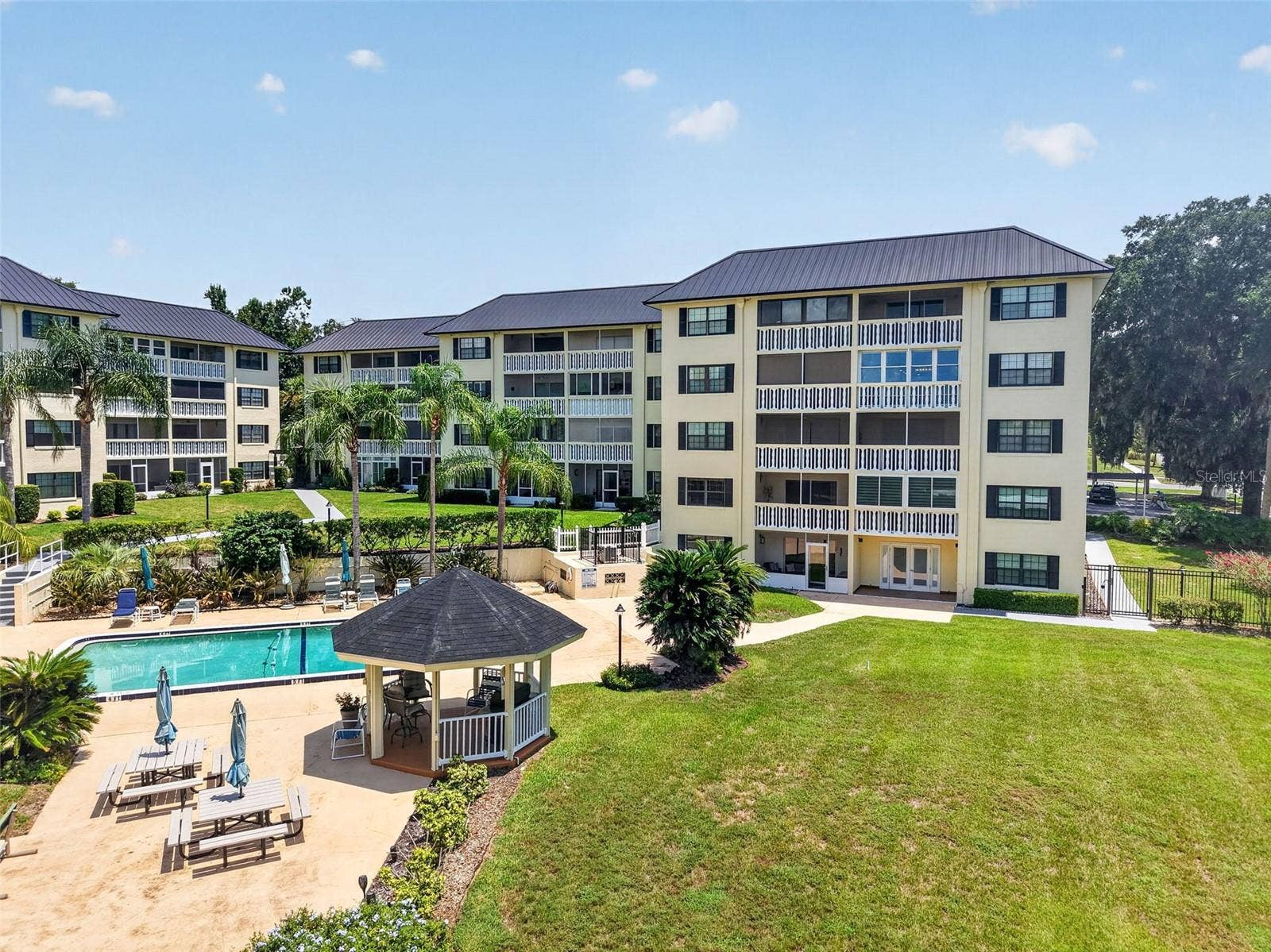 101 N GRANDVIEW STREET, #203, Mount Dora, FL 32757