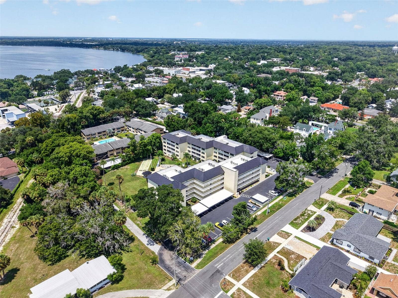 101 N GRANDVIEW STREET, #203, Mount Dora, FL 32757