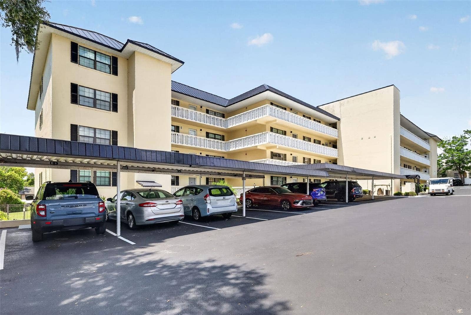 101 N GRANDVIEW STREET, #203, Mount Dora, FL 32757