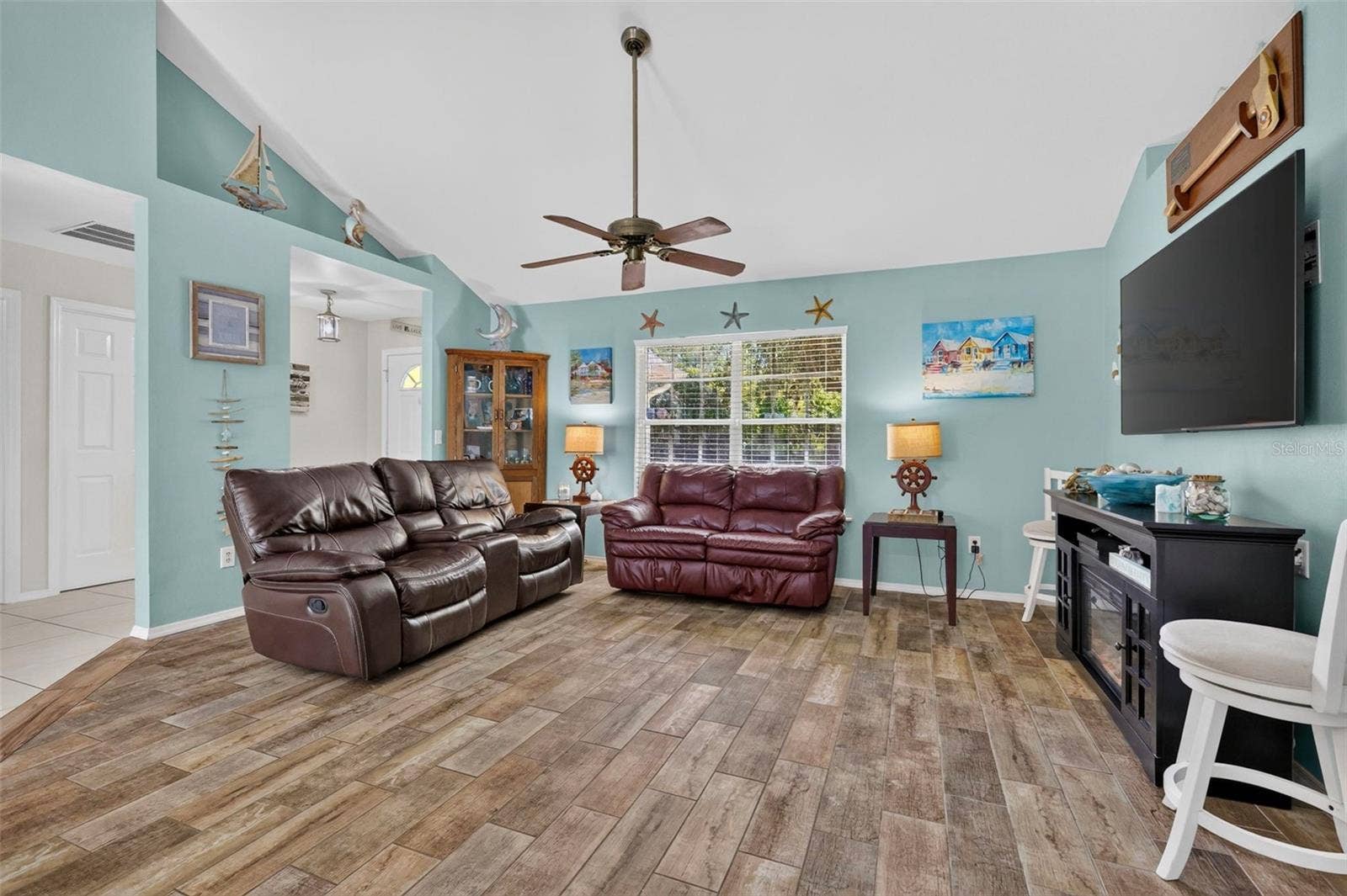 Livingroom area