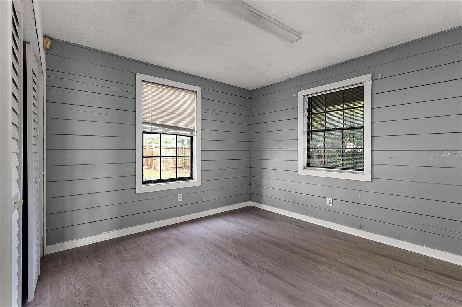697 E ANDERSON ROAD, Groveland, FL 34736