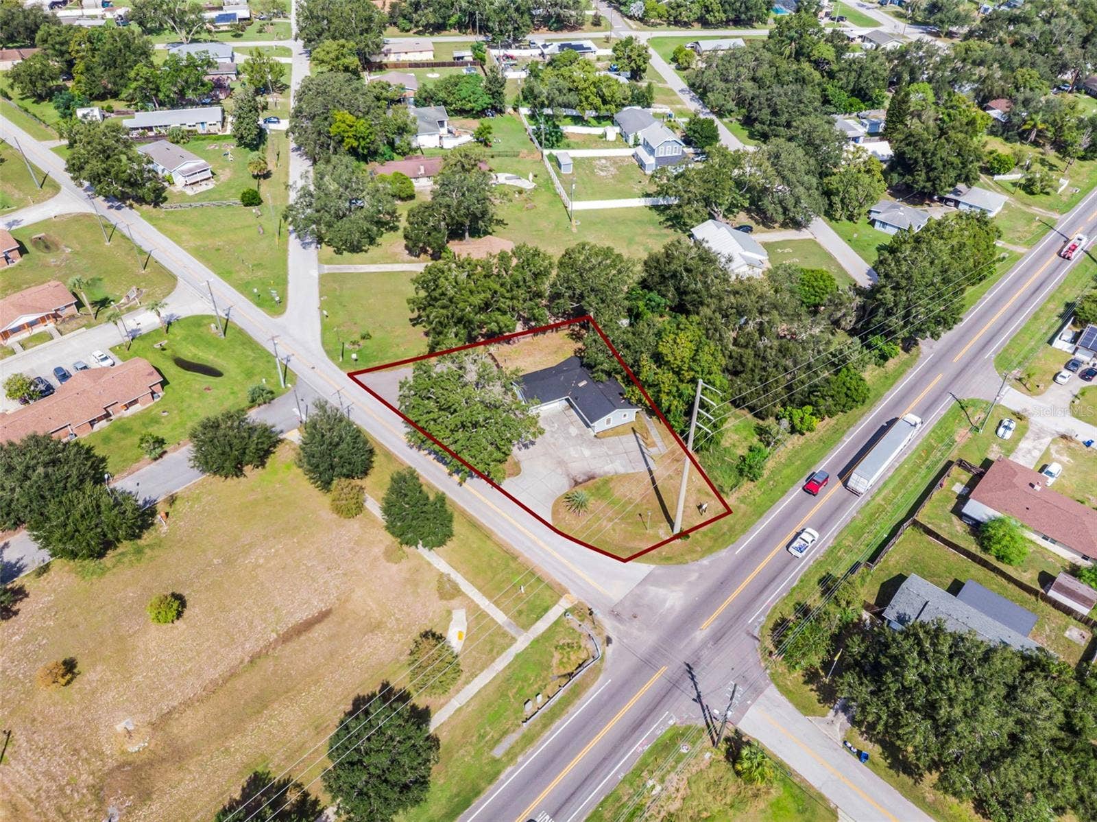 697 E ANDERSON ROAD, Groveland, FL 34736
