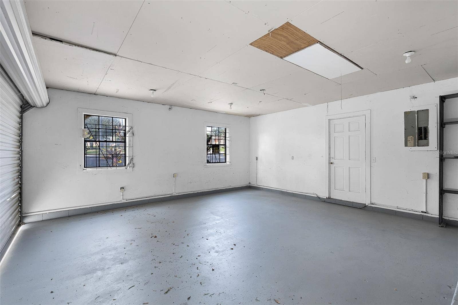 697 E ANDERSON ROAD, Groveland, FL 34736