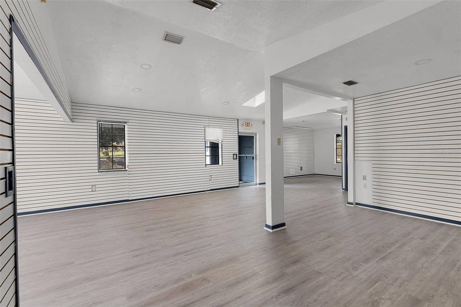 697 E ANDERSON ROAD, Groveland, FL 34736