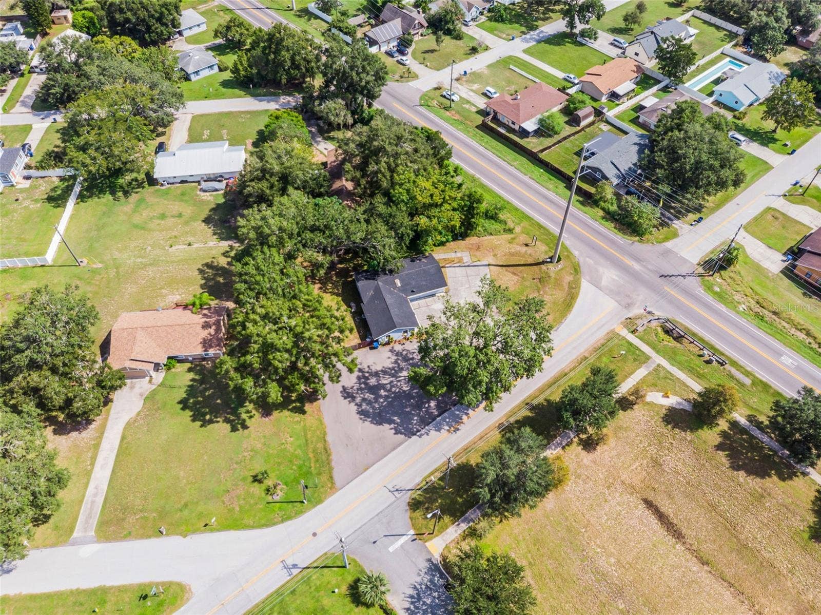 697 E ANDERSON ROAD, Groveland, FL 34736