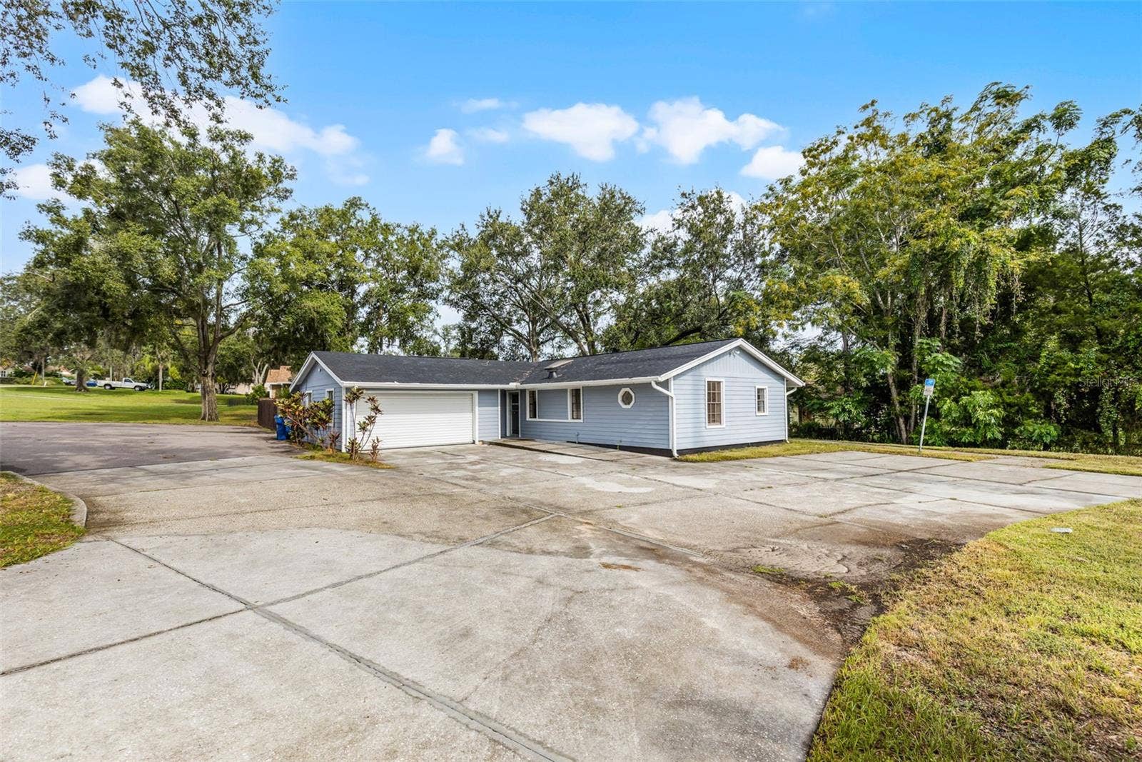 697 E ANDERSON ROAD, Groveland, FL 34736