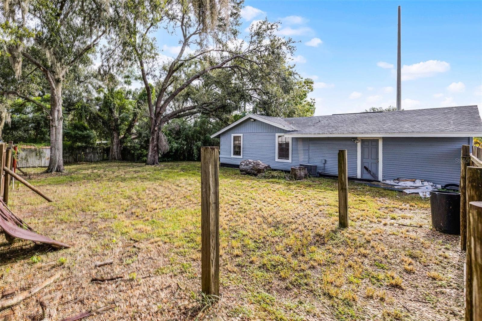 697 E ANDERSON ROAD, Groveland, FL 34736