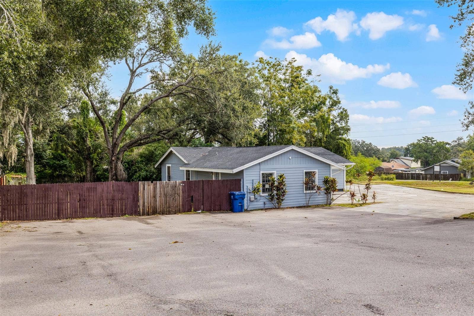 697 E ANDERSON ROAD, Groveland, FL 34736