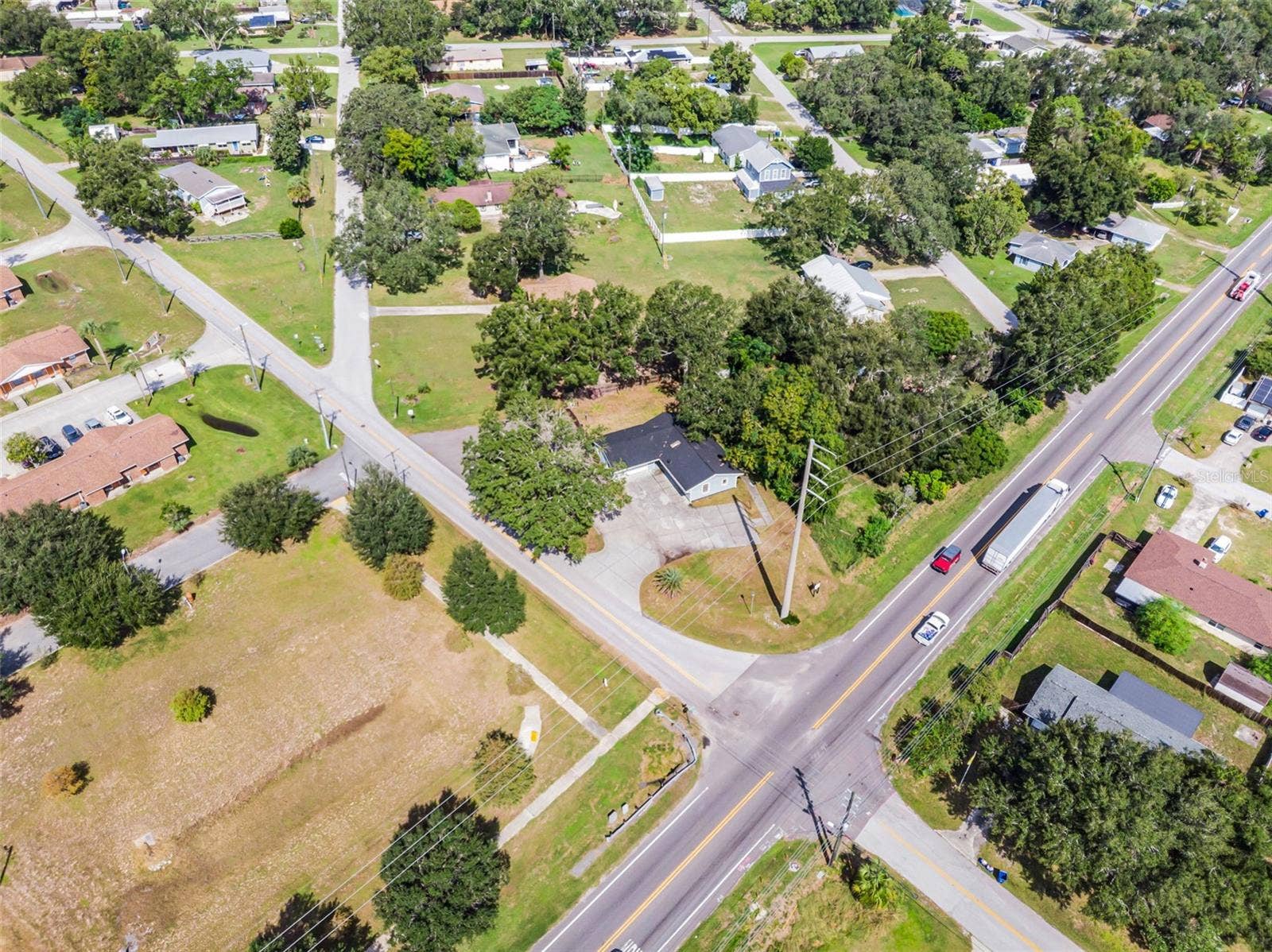 697 E ANDERSON ROAD, Groveland, FL 34736