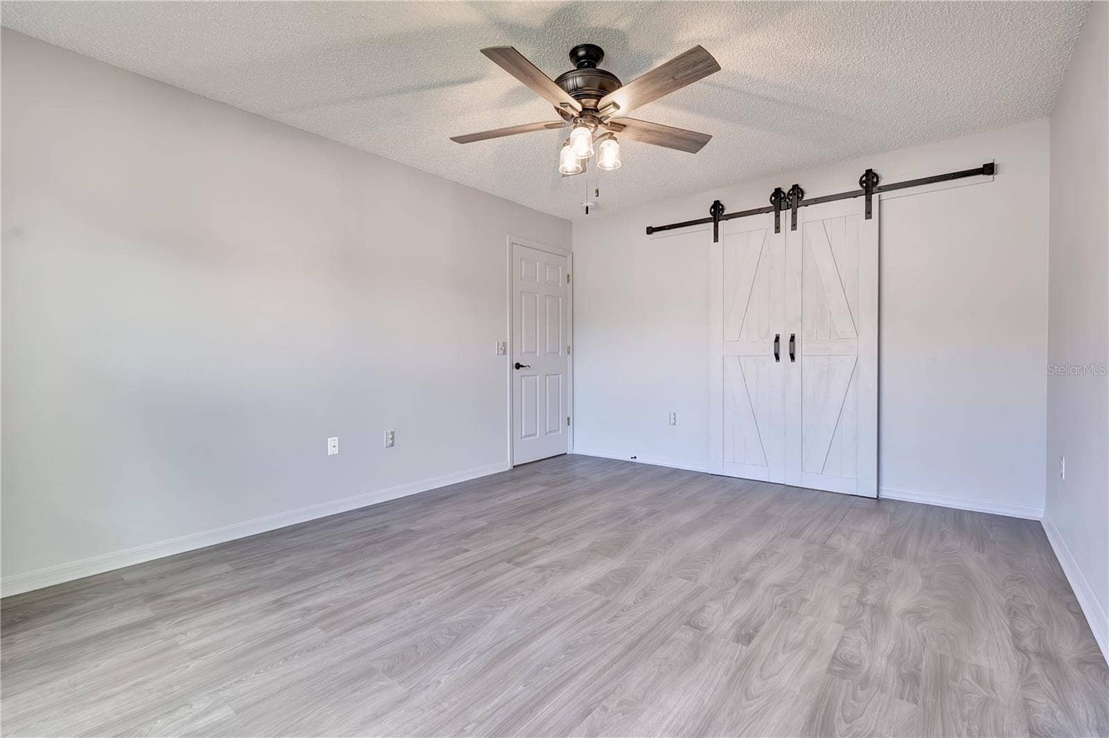 32901 ENCHANTED OAKS LANE, Leesburg, FL 34748 32901 ENCHANTED OAKS LANE, Leesburg, FL 34748