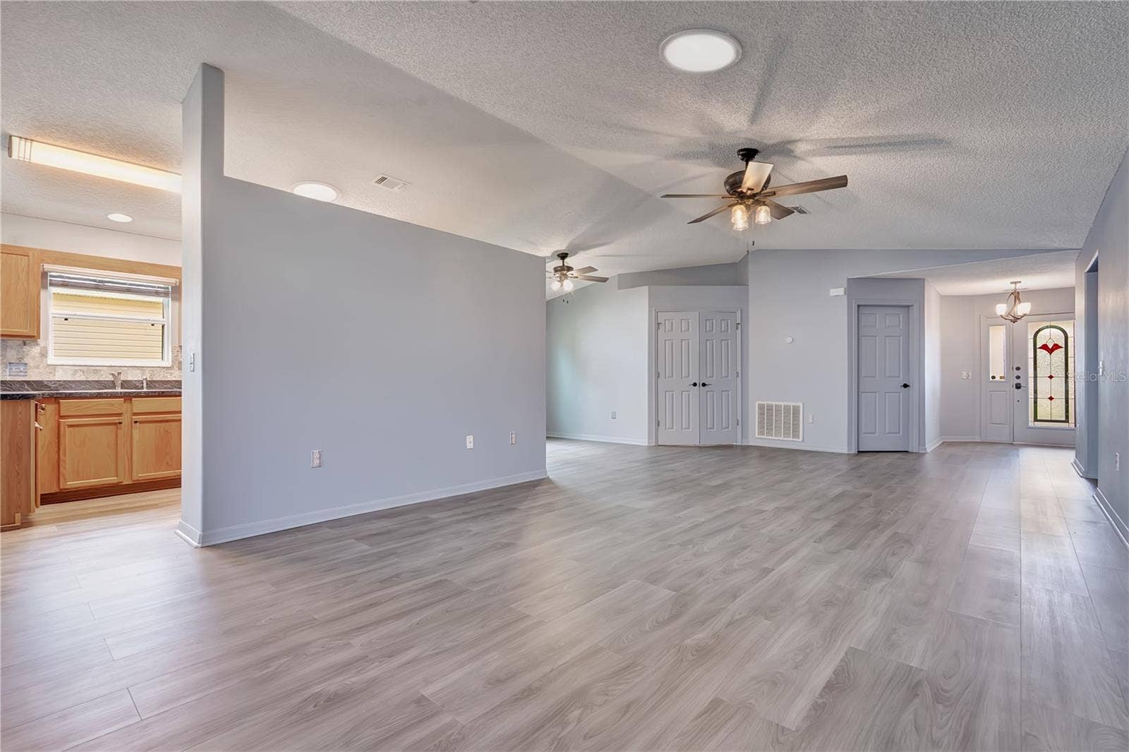 32901 ENCHANTED OAKS LANE, Leesburg, FL 34748 32901 ENCHANTED OAKS LANE, Leesburg, FL 34748