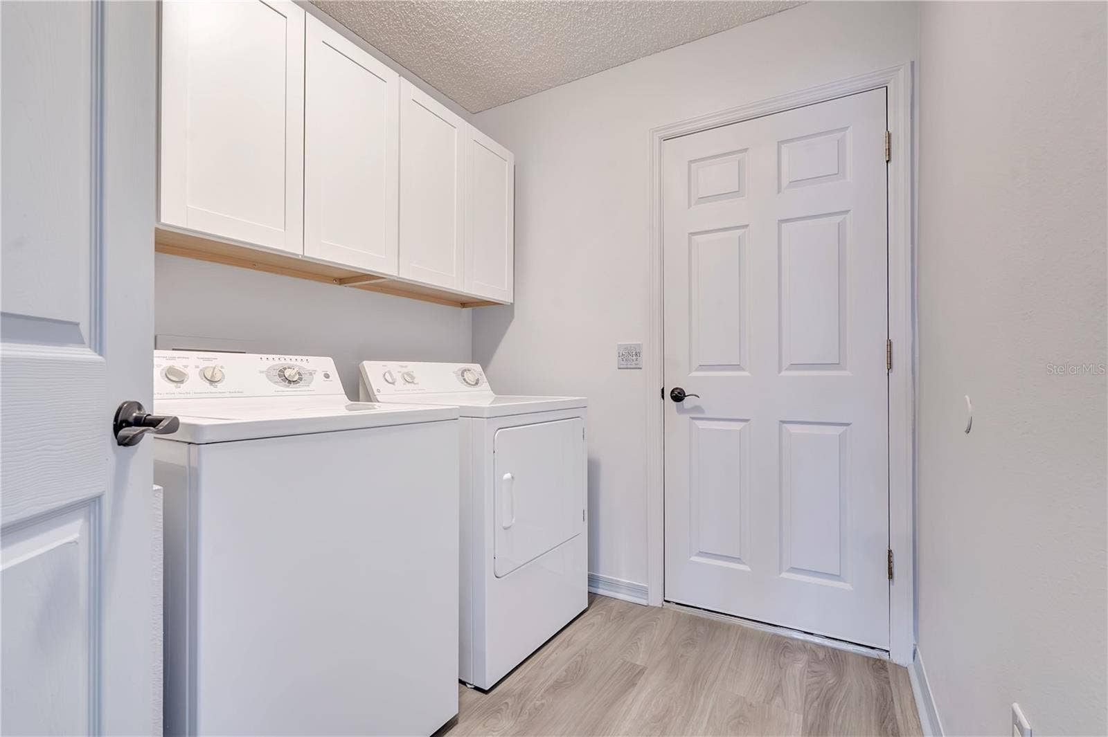 32901 ENCHANTED OAKS LANE, Leesburg, FL 34748 32901 ENCHANTED OAKS LANE, Leesburg, FL 34748