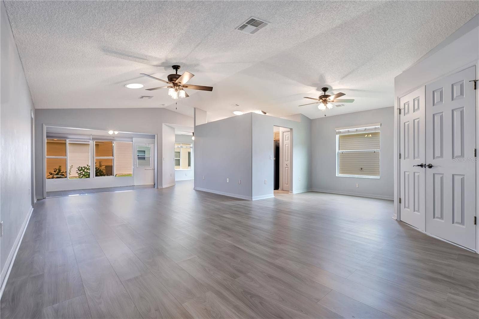 32901 ENCHANTED OAKS LANE, Leesburg, FL 34748 32901 ENCHANTED OAKS LANE, Leesburg, FL 34748