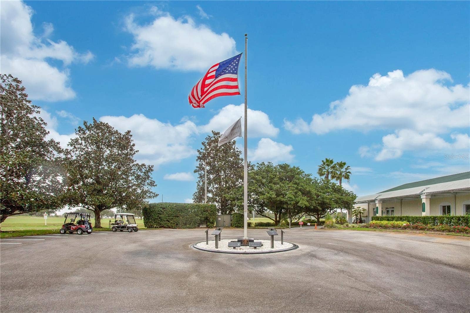 32901 ENCHANTED OAKS LANE, Leesburg, FL 34748 32901 ENCHANTED OAKS LANE, Leesburg, FL 34748