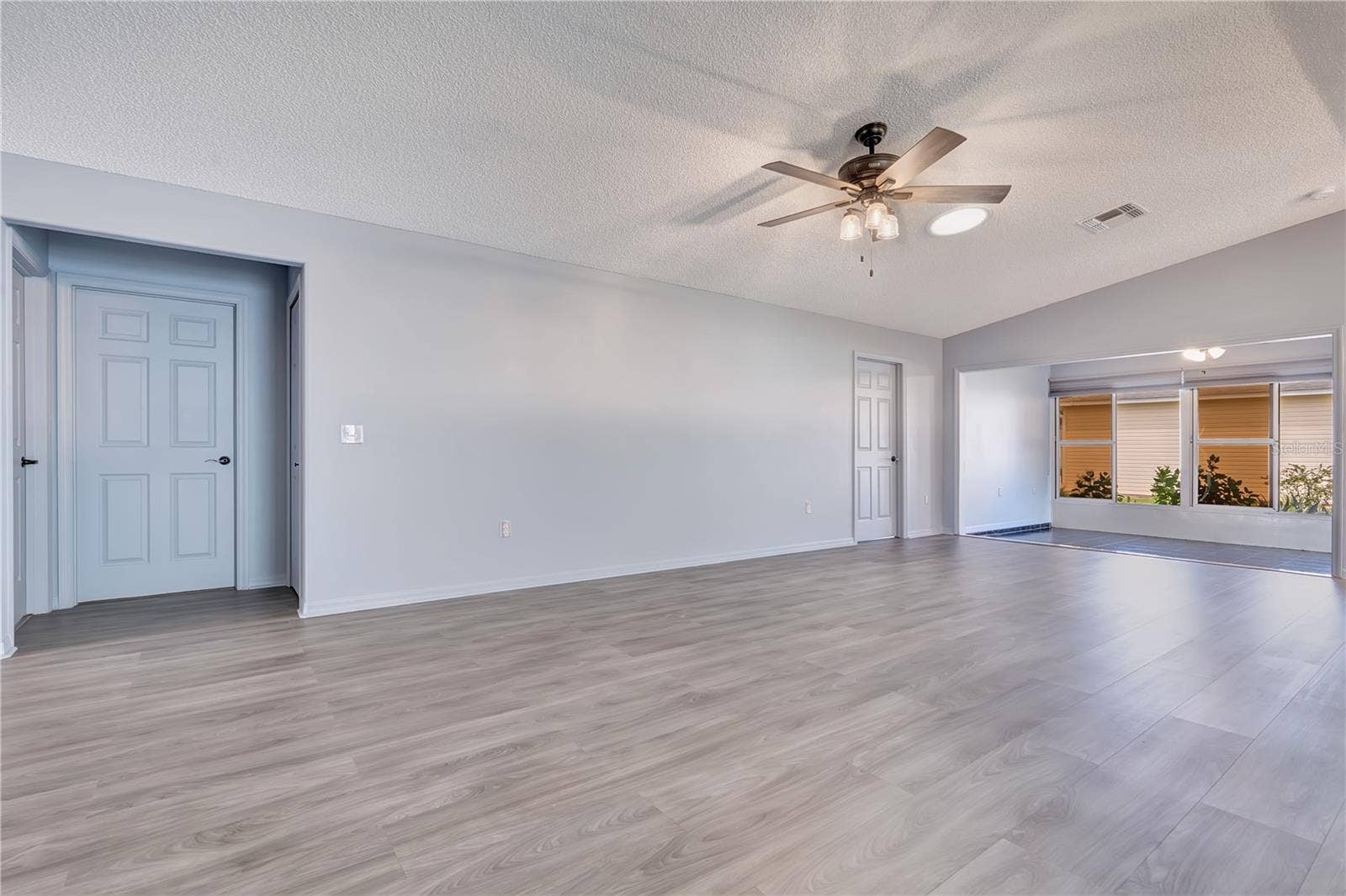 32901 ENCHANTED OAKS LANE, Leesburg, FL 34748 32901 ENCHANTED OAKS LANE, Leesburg, FL 34748