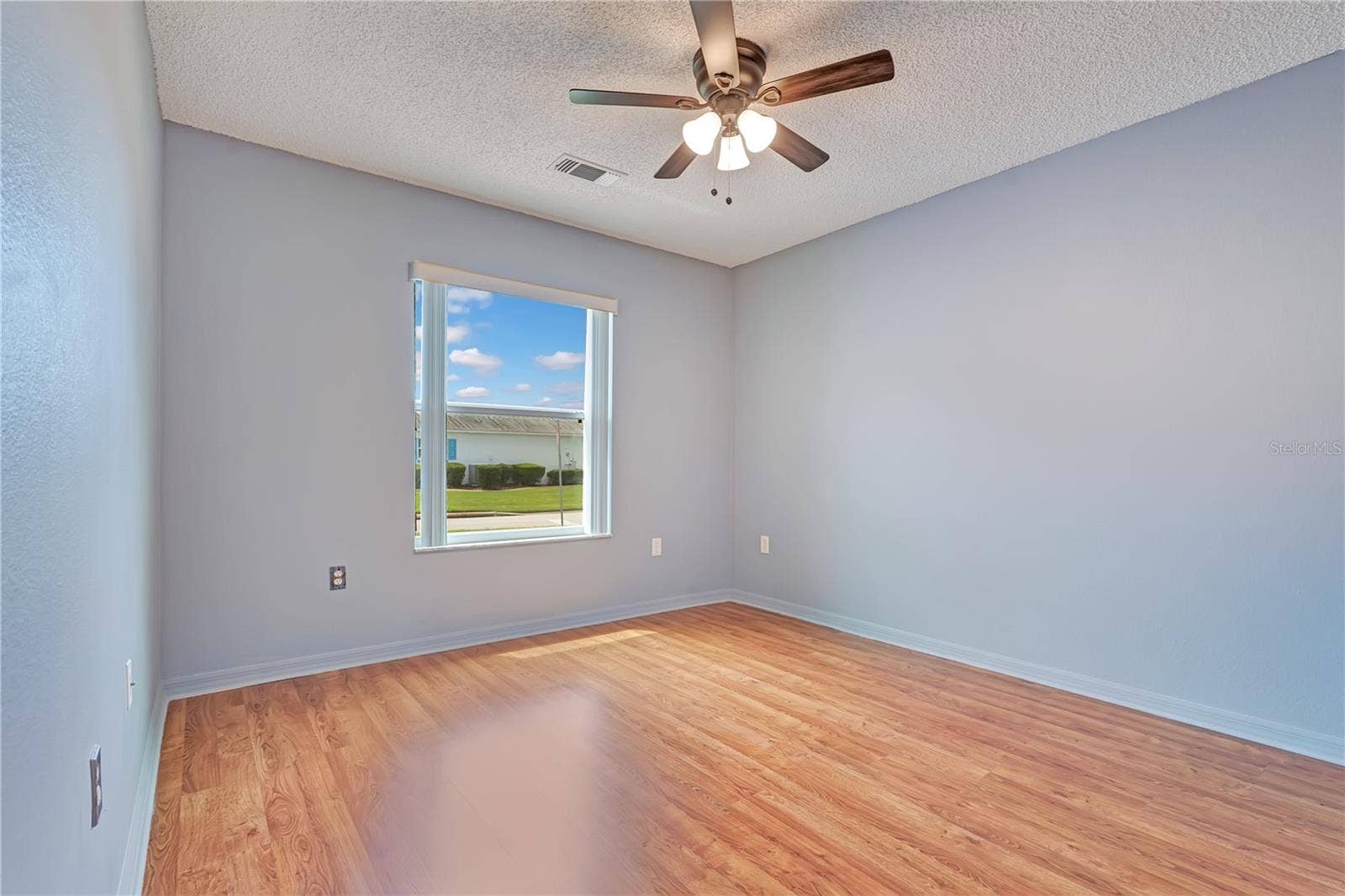 32901 ENCHANTED OAKS LANE, Leesburg, FL 34748 32901 ENCHANTED OAKS LANE, Leesburg, FL 34748