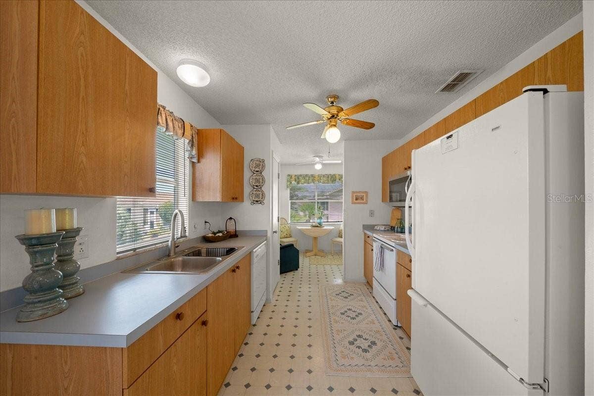 1410 SANCHEZ COURT, The Villages, FL 32159 Kitchen