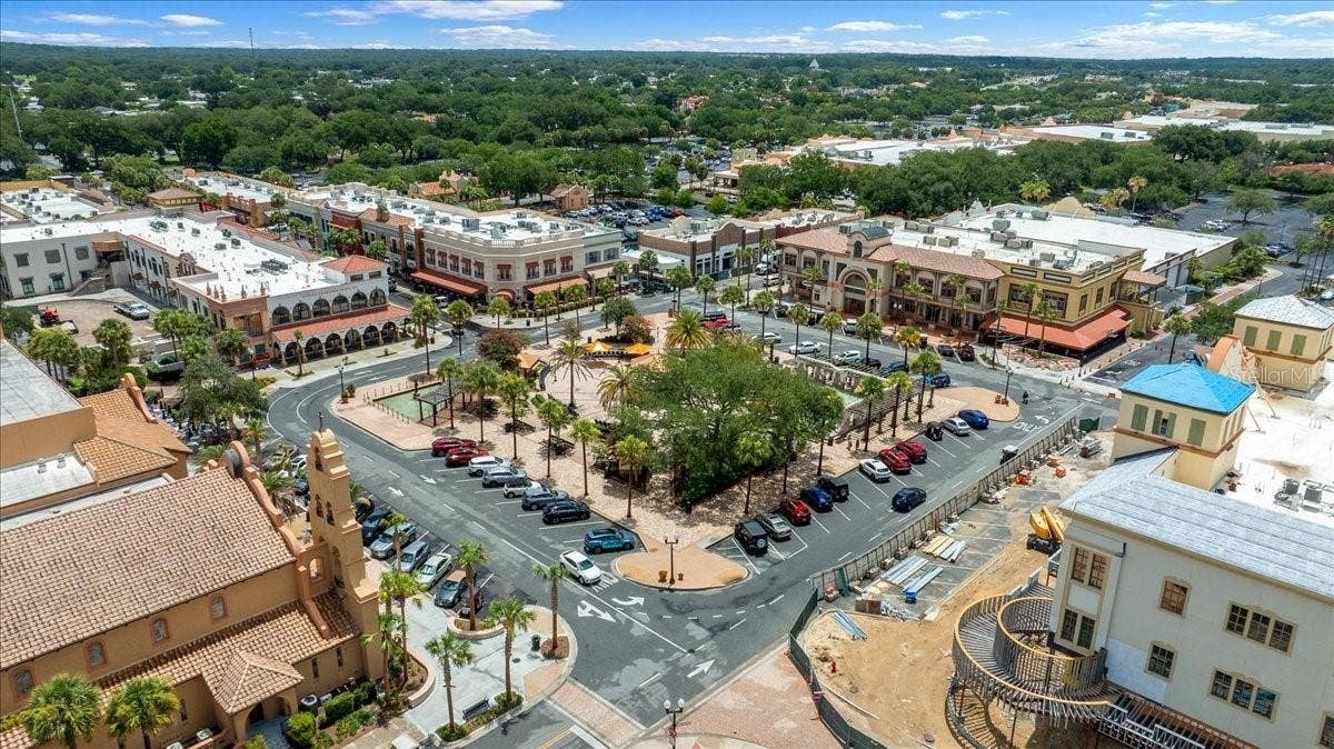 1410 SANCHEZ COURT, The Villages, FL 32159 Food, Shopping, & Nightly Entertainment at the Sqaure