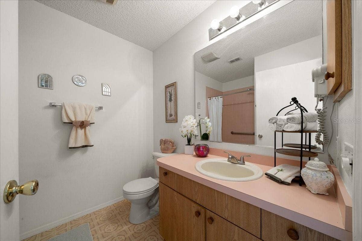 1410 SANCHEZ COURT, The Villages, FL 32159 Primary Vanity