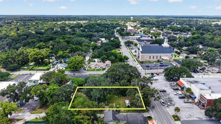 Property photo for 703 W MAGNOLIA STREET, Leesburg, FL