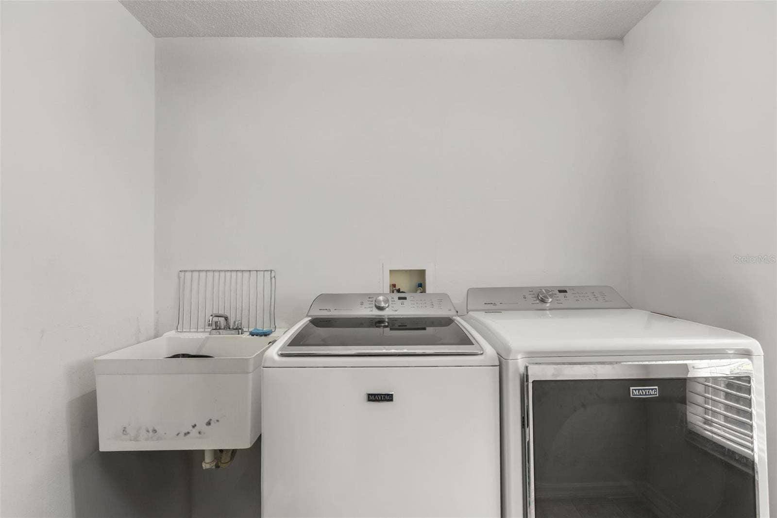 211 HUNT STREET, Clermont, FL 34711 Laundry area