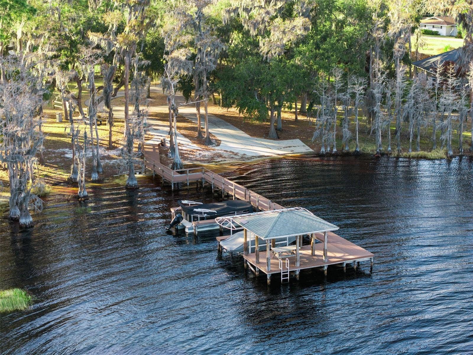 Private Neighborhood Access to Clermont Chain