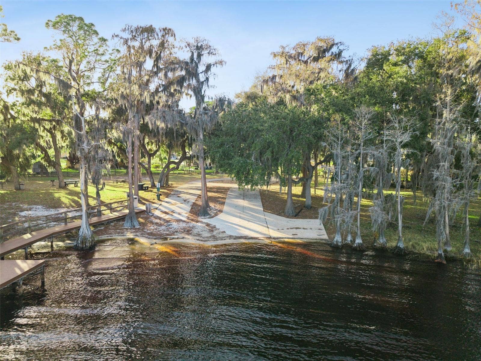Private Neighborhood Access to Clermont Chain