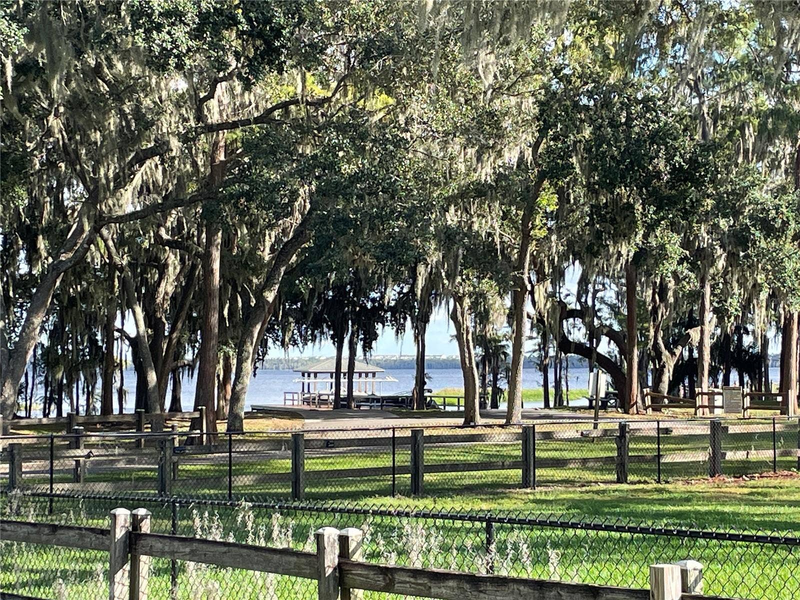 Private Neighborhood Chain of Lakes Access
