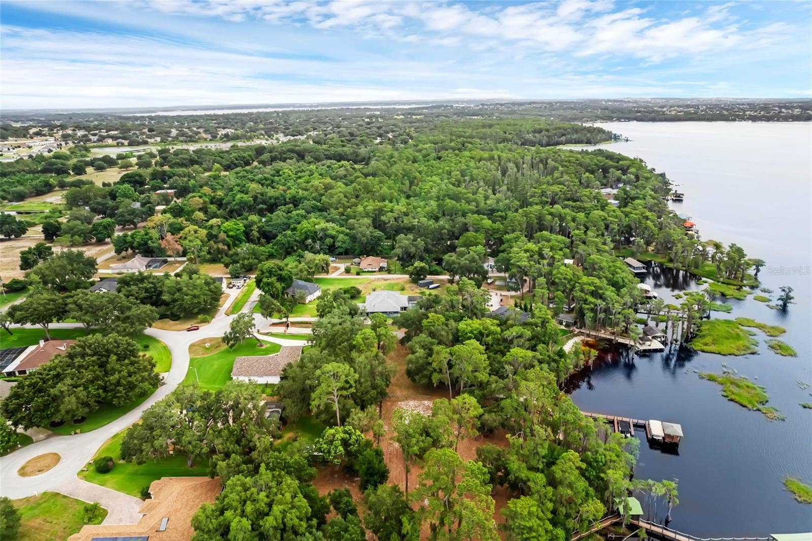 Beautiful, Lush Lake Access Neighborhood
