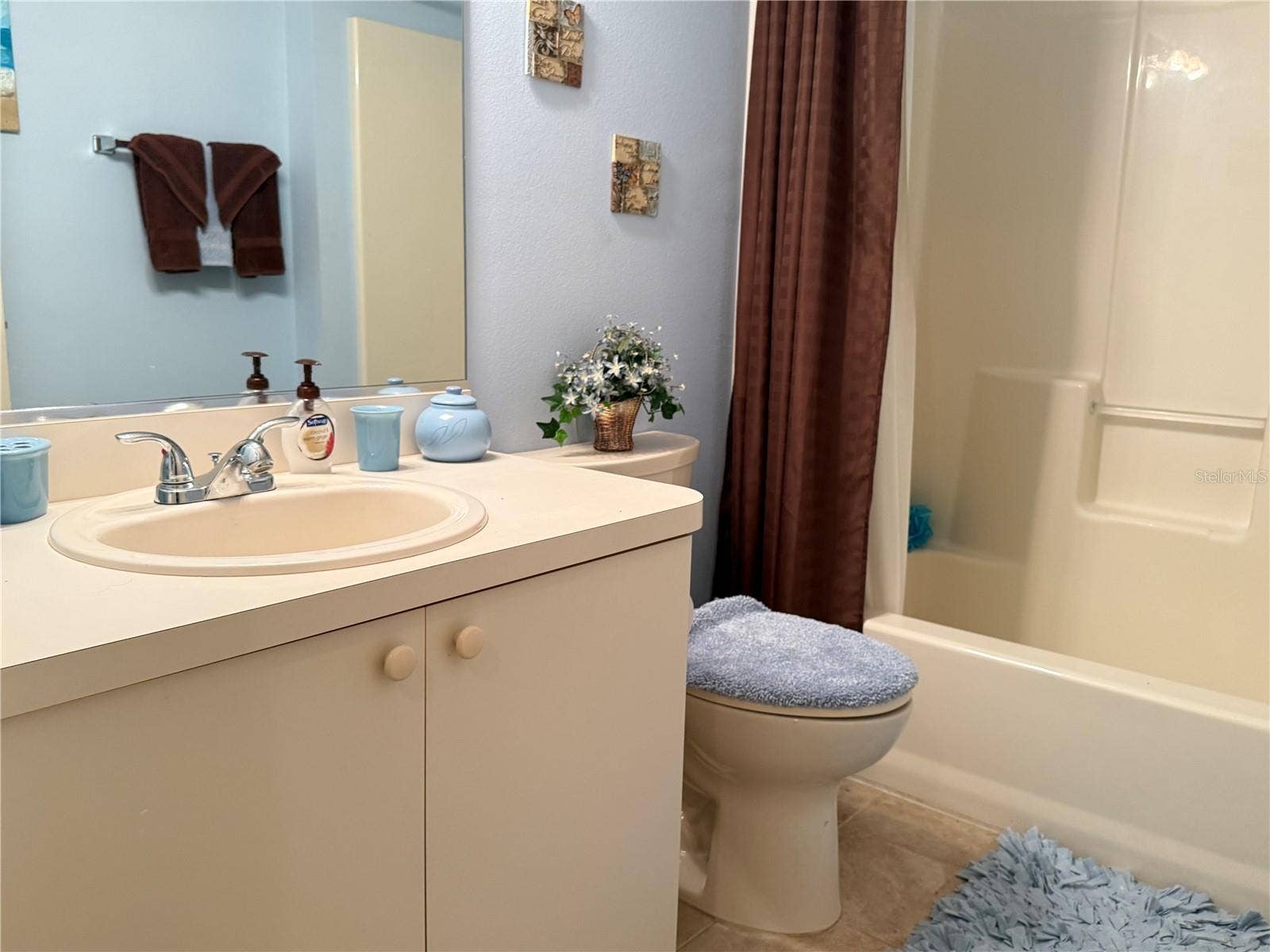 16878 SE 94TH SUNNYBROOK CIRCLE, The Villages, FL 32162 Guest Bath
